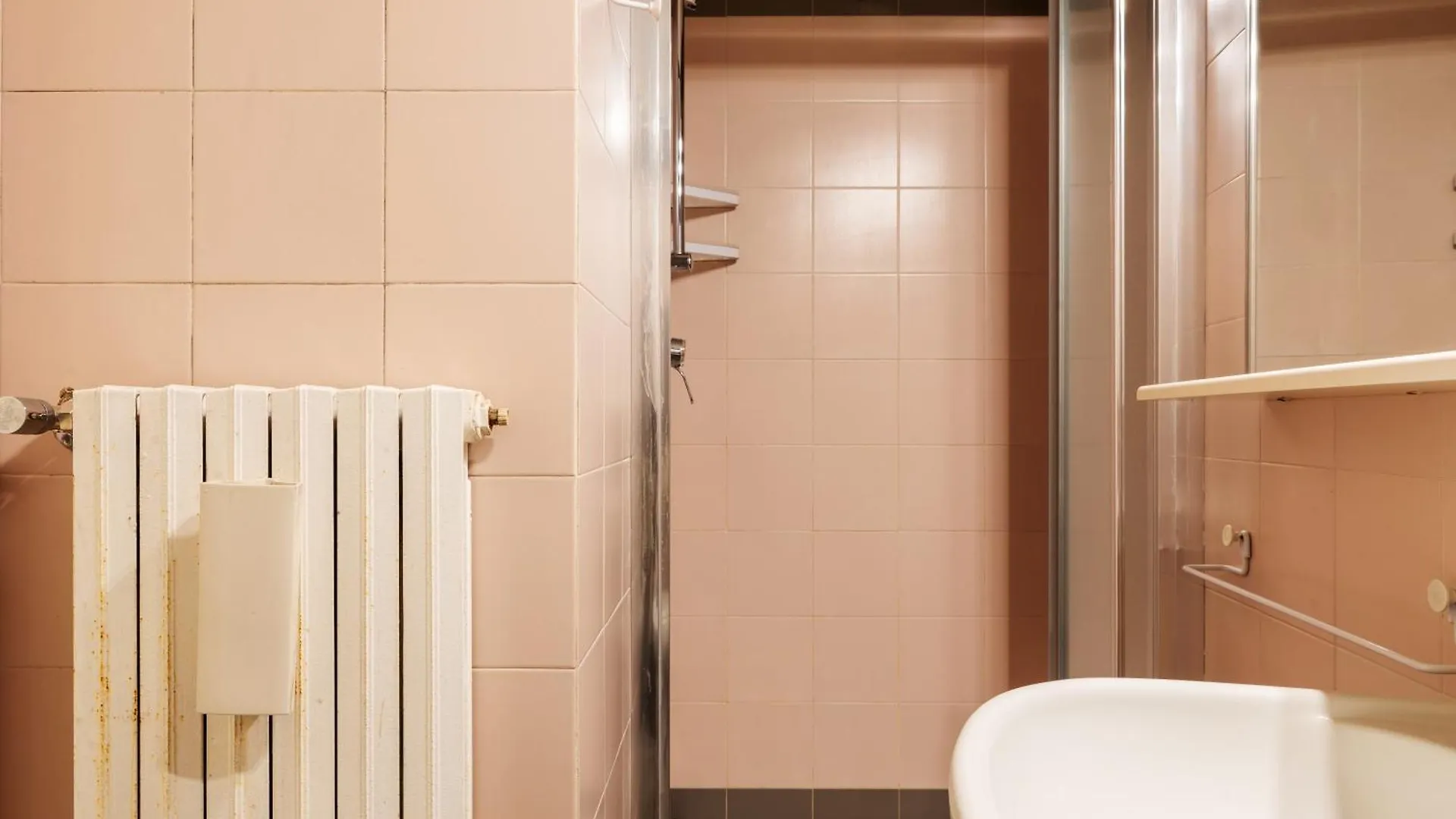 Appartamento Elegante Bilocale Con Postazione Lavoro San Babila Milano