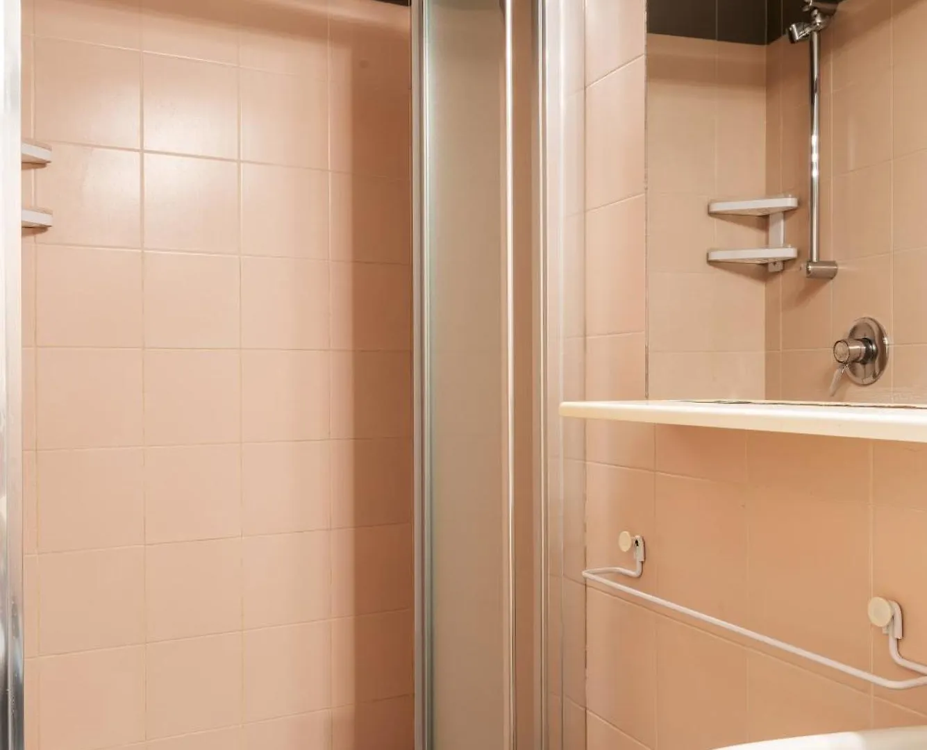 Appartamento Elegante Bilocale Con Postazione Lavoro San Babila Milano Italia
