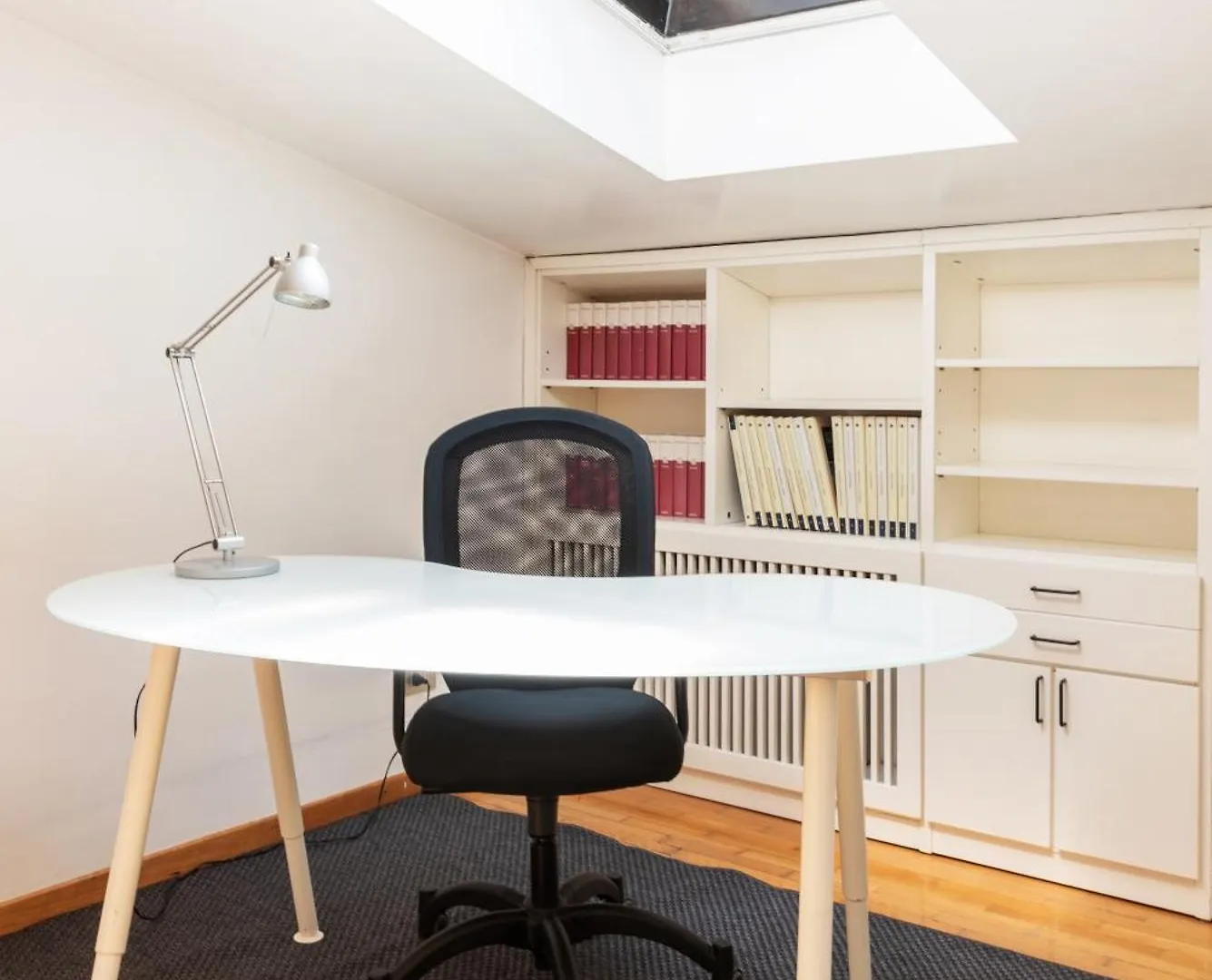 Appartamento Elegante Bilocale Con Postazione Lavoro San Babila Milano 0*,  Italia