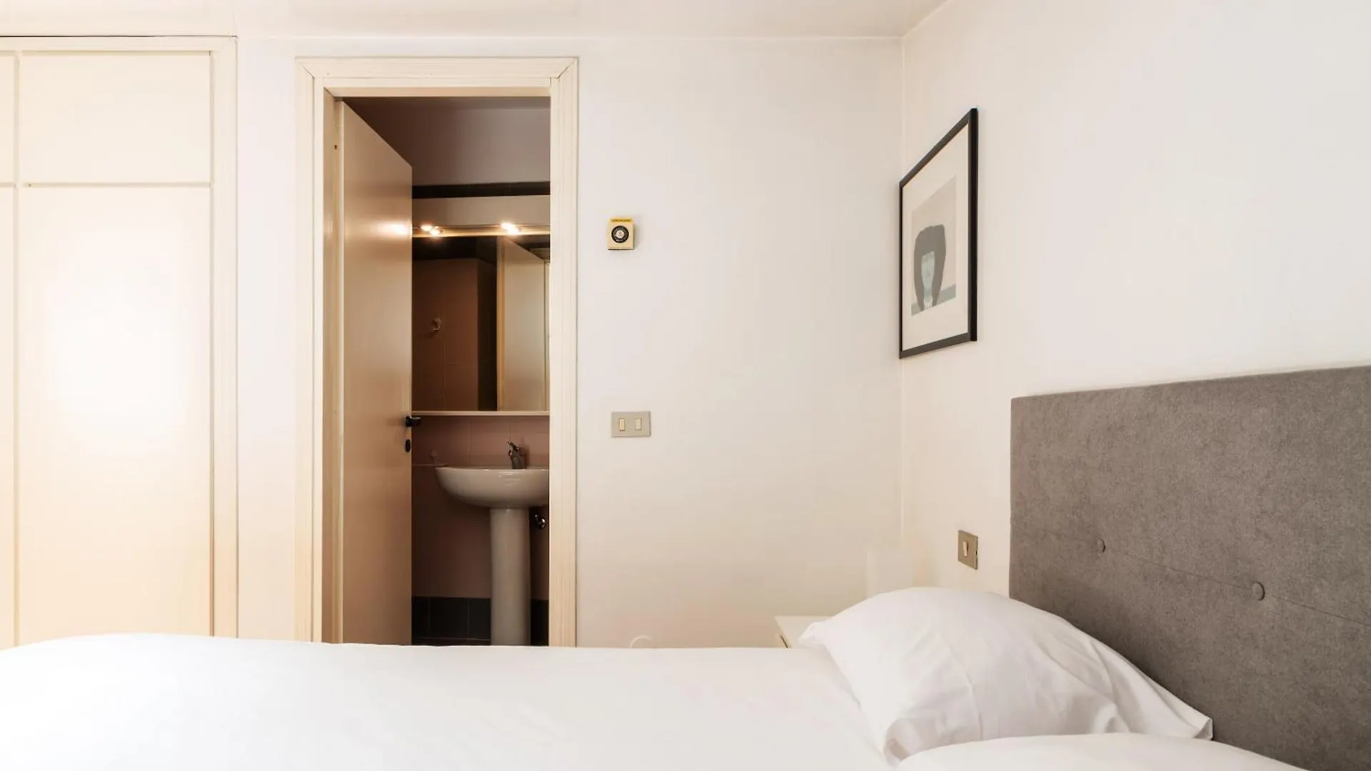 Elegante Bilocale Con Postazione Lavoro San Babila Apartment Milan