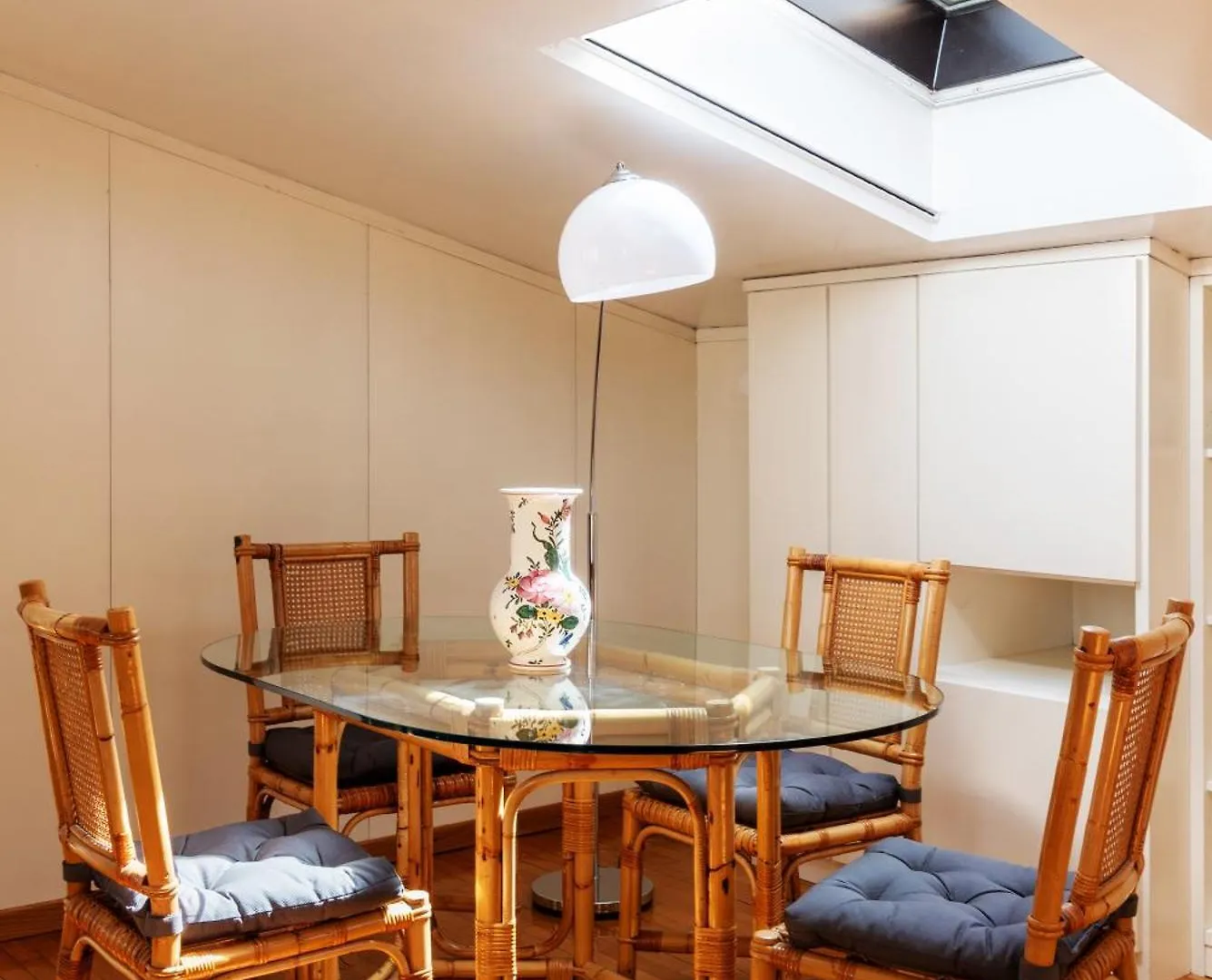 Elegante Bilocale Con Postazione Lavoro San Babila Apartment Milan Italy
