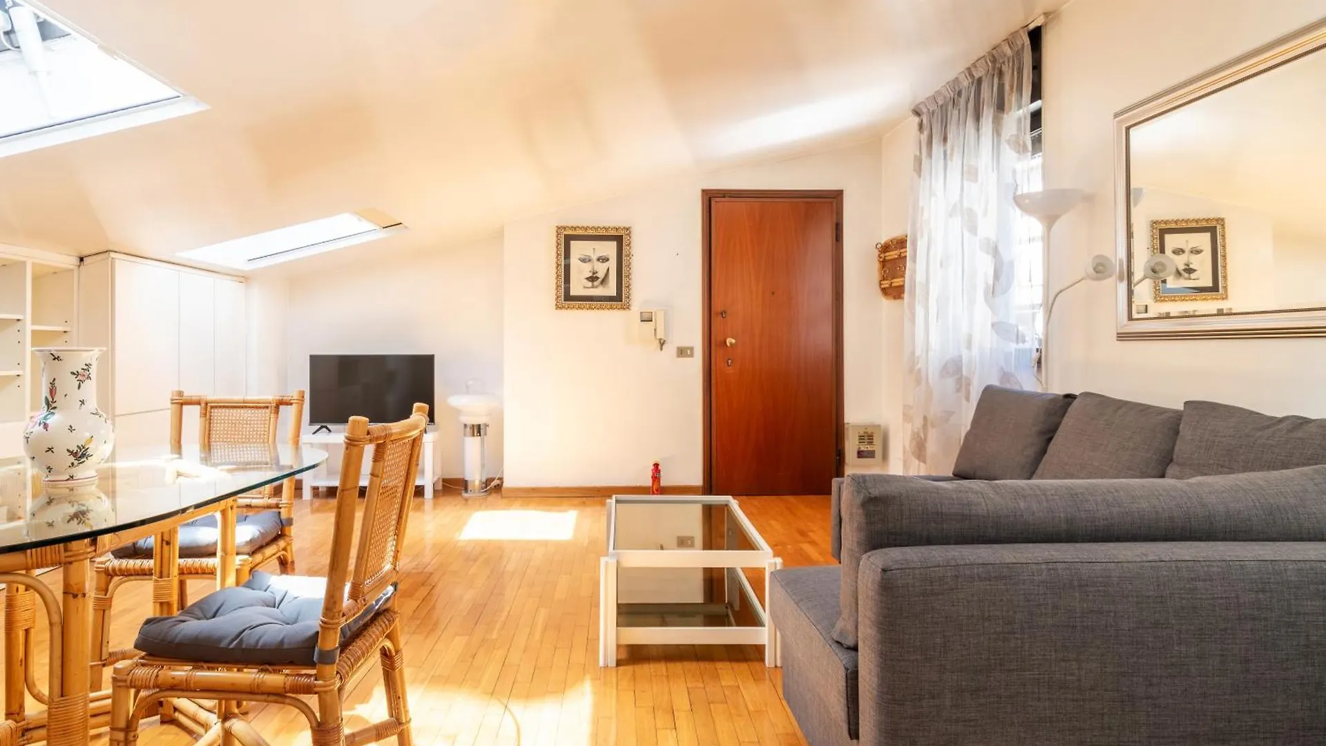Elegante Bilocale Con Postazione Lavoro San Babila Apartment Milan