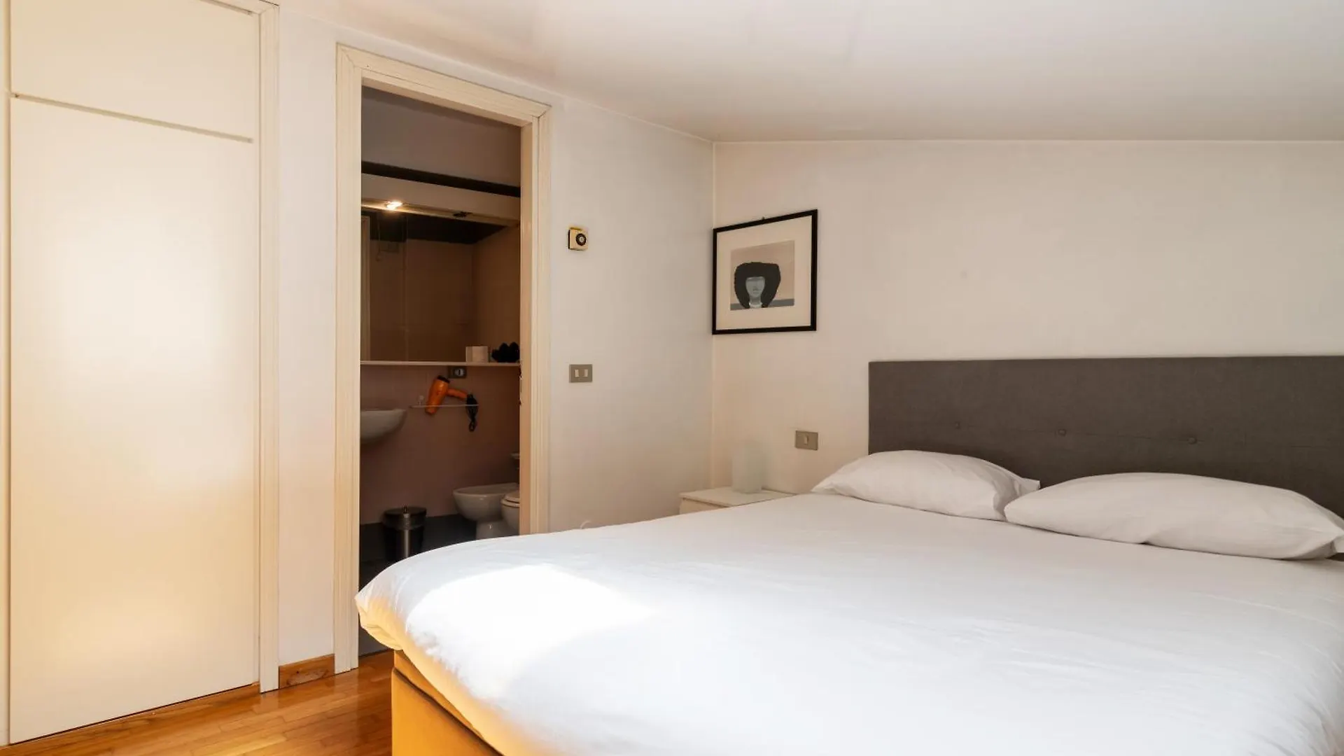Elegante Bilocale Con Postazione Lavoro San Babila Lejlighed Milano Italien